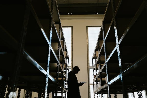 Responsabile della logistica: chi è, guadagni e come diventarlo